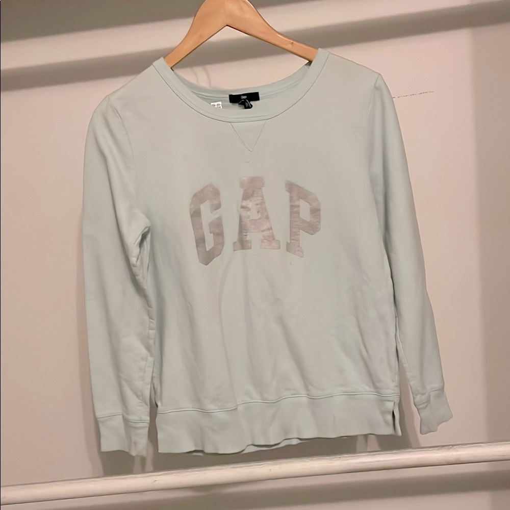 Size Medium vintage gap sweater